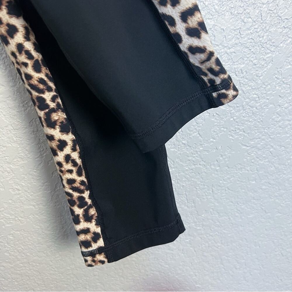 ZYIA Pocket Brilliant Hi-Rise Capri 20" Leggings, Leopard 6-8 (Medium) - Picture 4 of 11